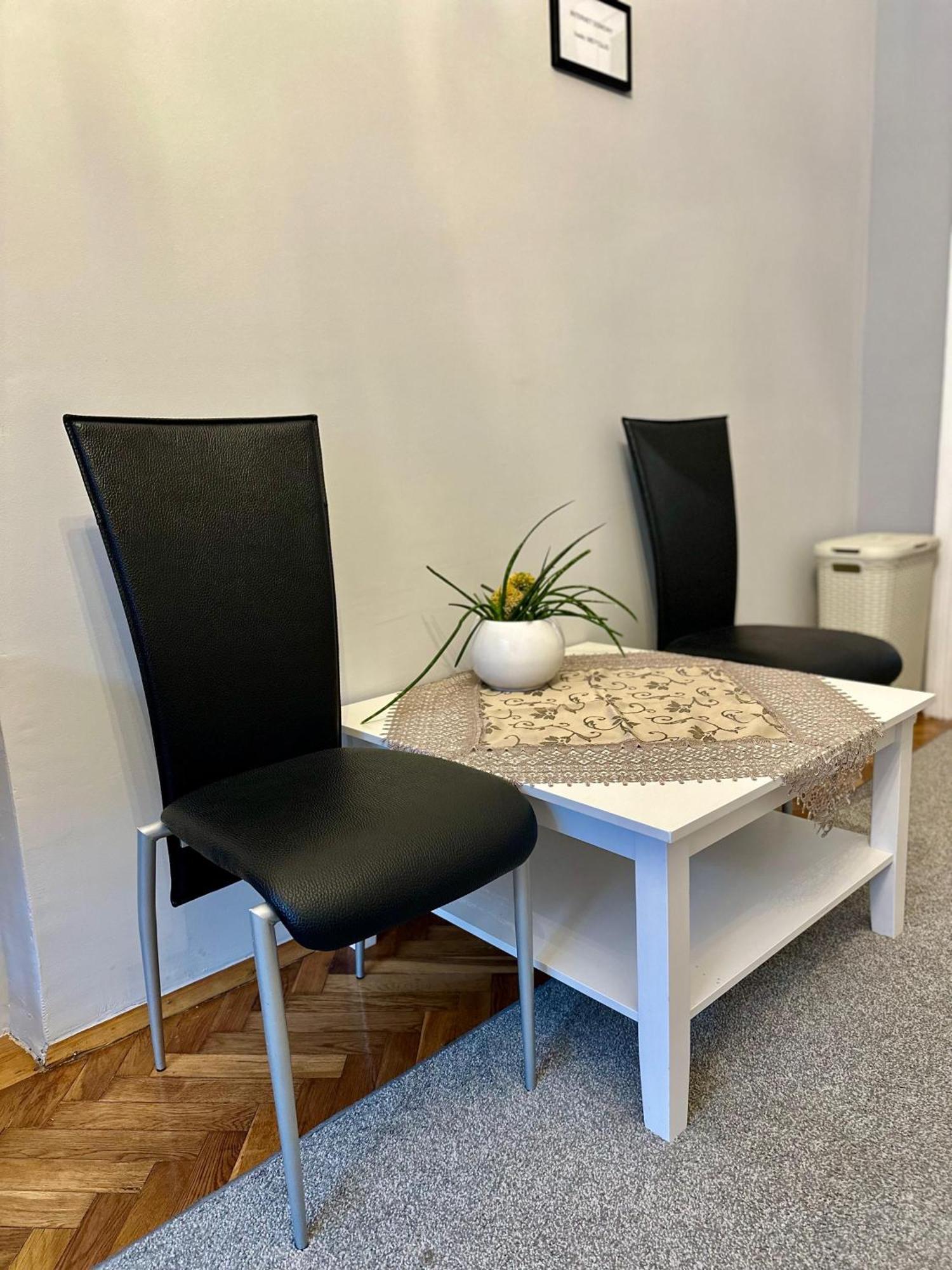 Apartament Przy Dworcu Radom Bagian luar foto